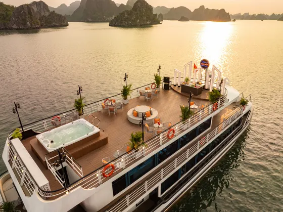 Cozy Bay Premium Day Cruise on Halong Bay
