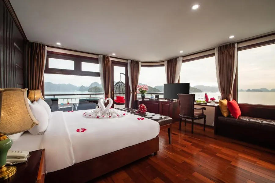 Panoramic bay-view cabin aboard Dora Cruise