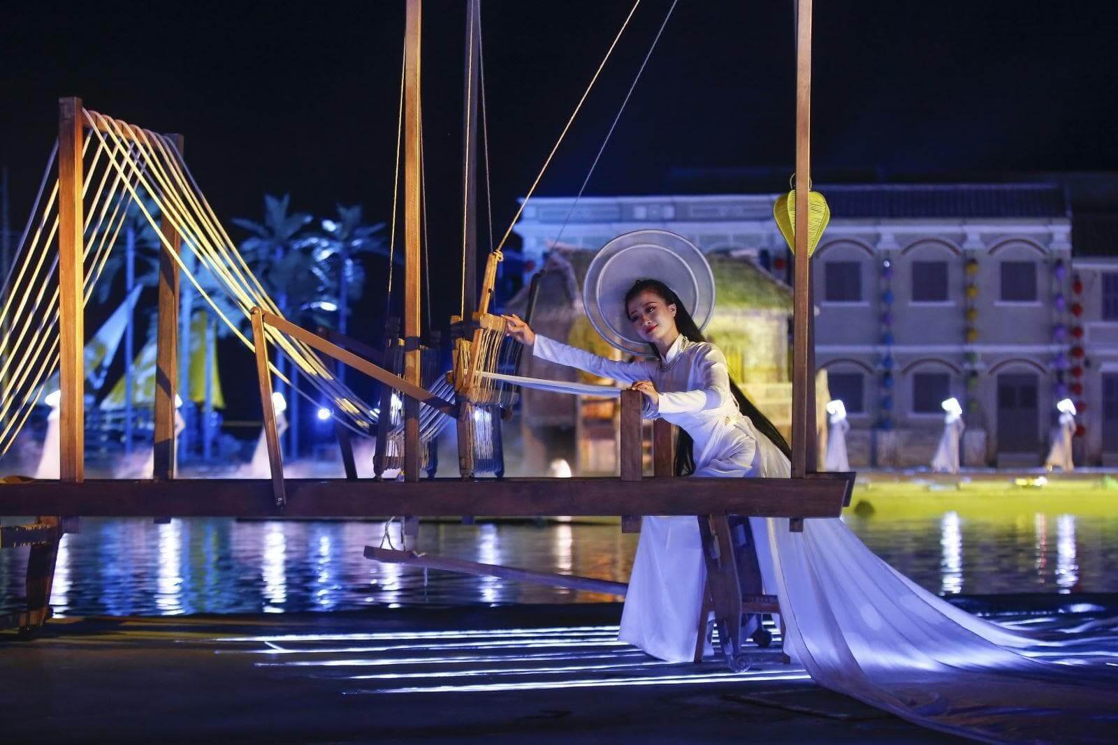 Hoi An Memories lanterns act