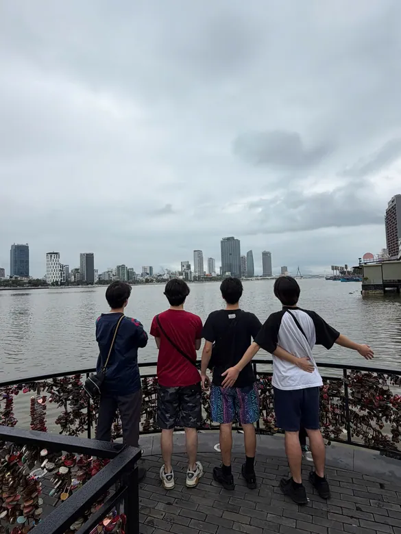 Đ&agrave; Nẵng riverside skyline