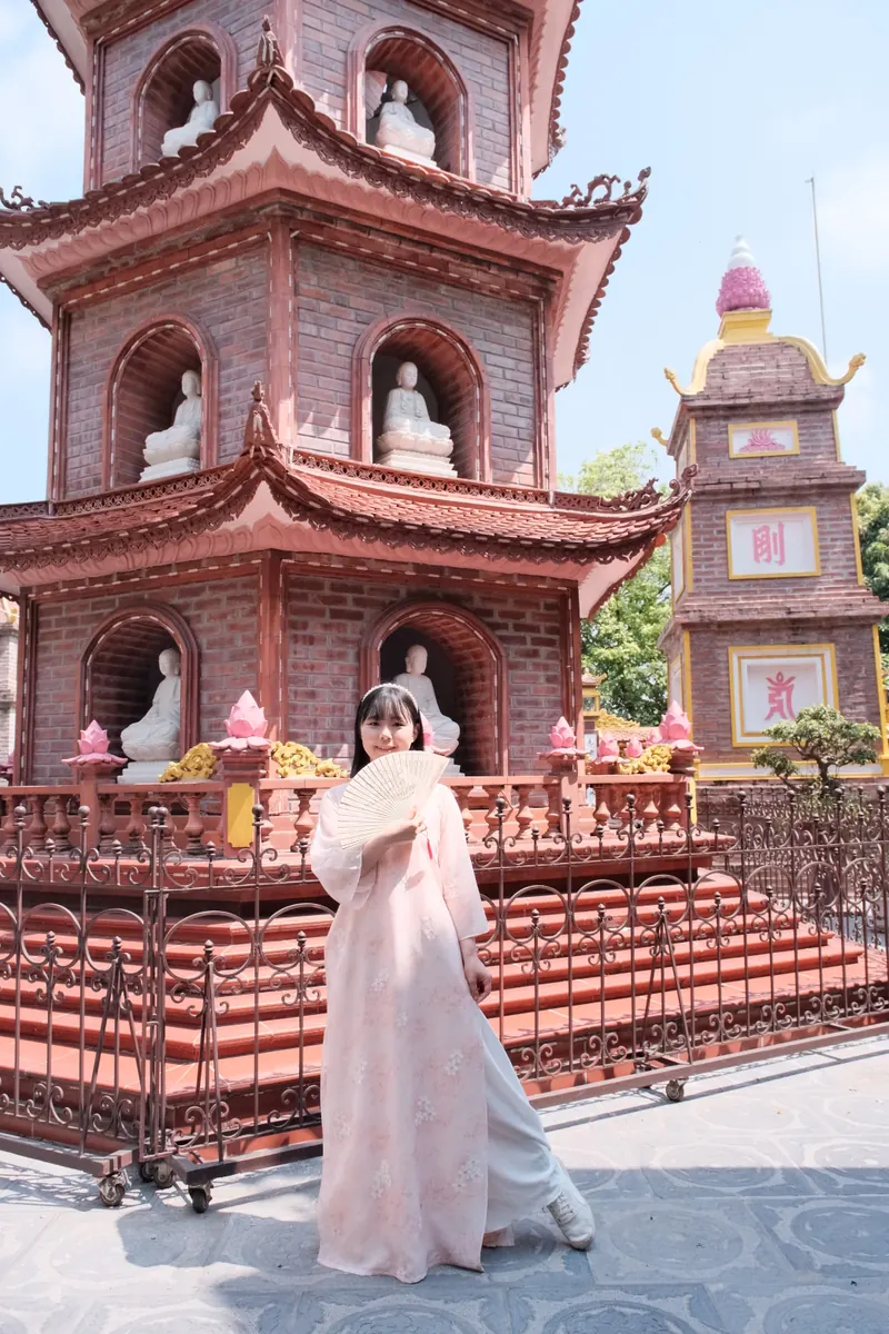 Guest in Ao Dai at the Temple of Literature — photo 2