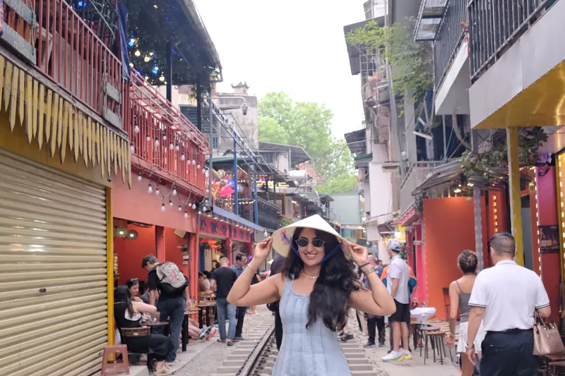 Guest in Ao Dai at Quang Phu Cau Incense Village — photo 8